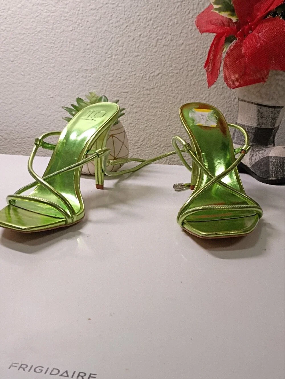 Jennifer Lopez Metallic Neon Green Strappy Heels - Picture 6 of 11